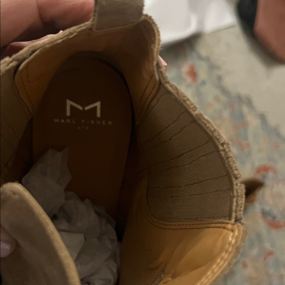 Marc Fisher Oshay tan suede ankle booty size 10 - Picture 11 of 11